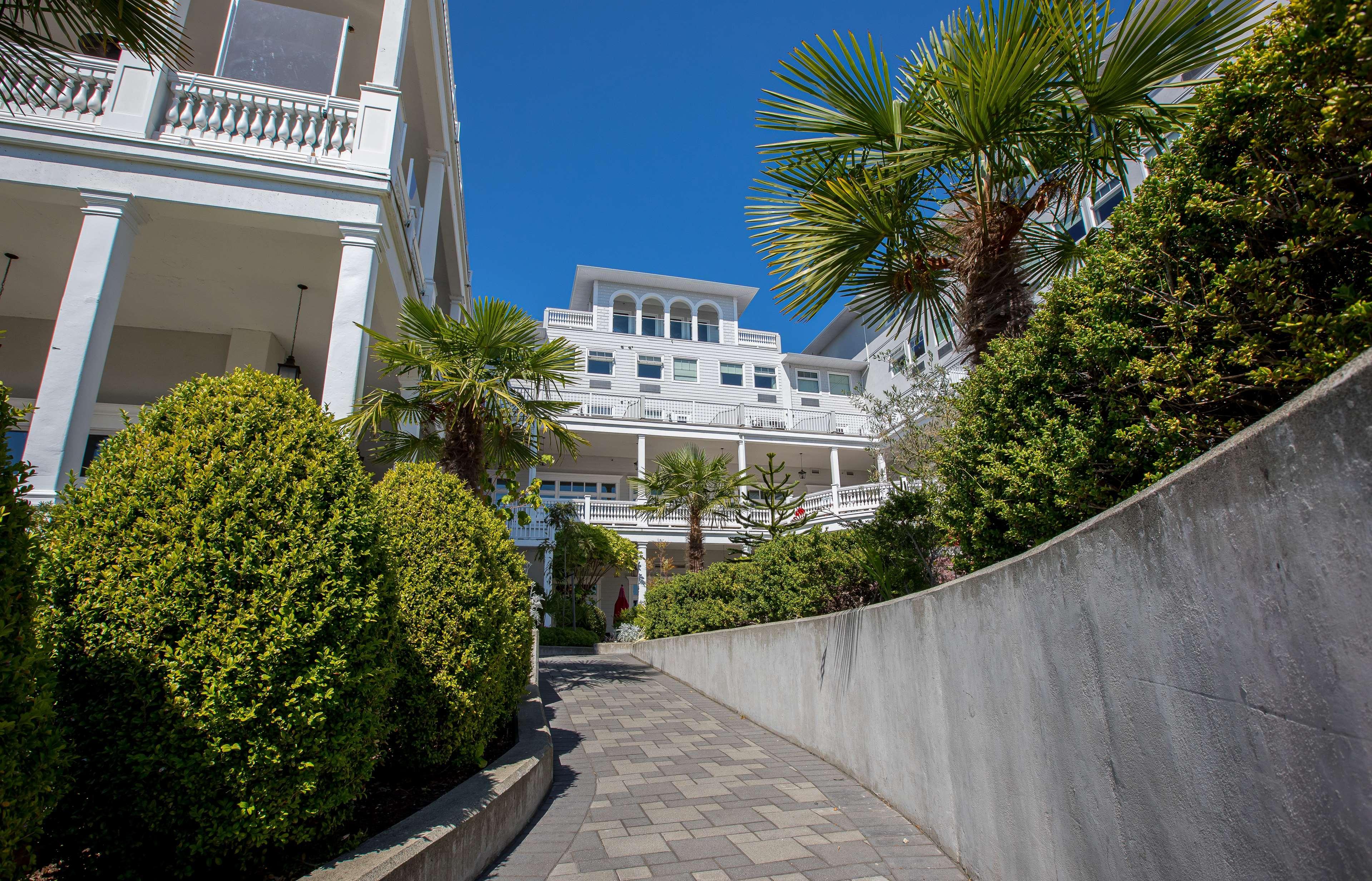 Hotel in Sooke  Prestige Oceanfront Resort